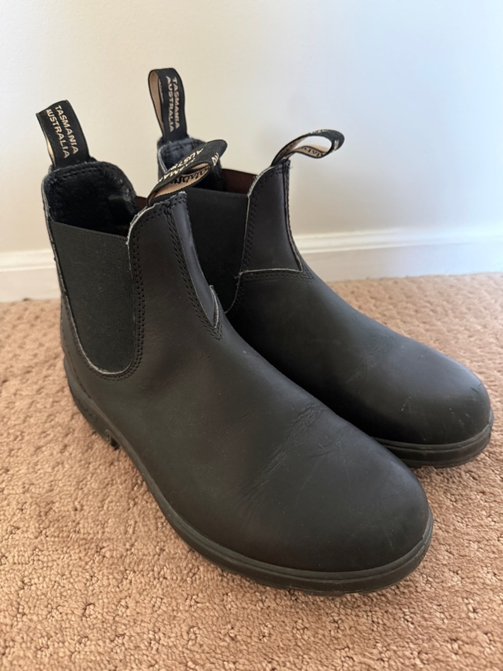 Blundstone Black Leather Pull-Tab Chelsea Boots - Picture 2 of 6